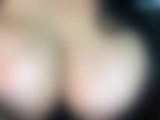 thickfreakylatina's Live Sex Cam Show