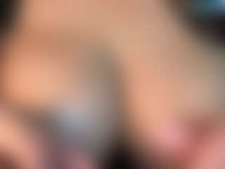thickfreakylatina's Live Sex Cam Show