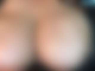 thickfreakylatina's Live Sex Cam Show