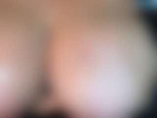 thickfreakylatina's Live Sex Cam Show