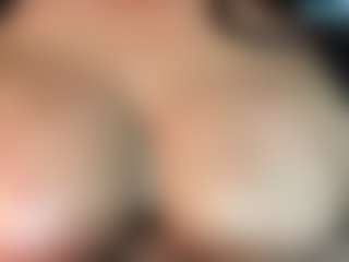 thickfreakylatina's Live Sex Cam Show