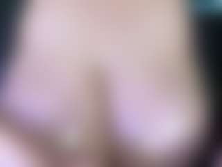 thickfreakylatina's Live Sex Cam Show