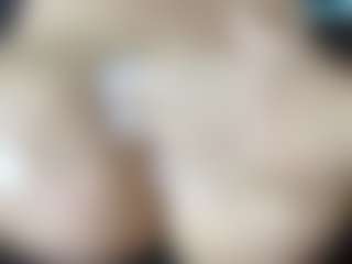 thickfreakylatina's Live Sex Cam Show