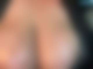 thickfreakylatina's Live Sex Cam Show