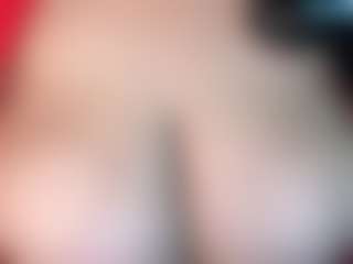 thickfreakylatina's Live Sex Cam Show