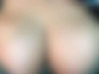 thickfreakylatina's Live Sex Cam Show
