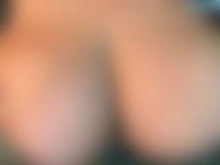 thickfreakylatina's Live Sex Cam Show
