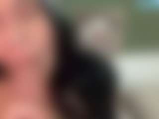 thickfreakylatina's Live Sex Cam Show