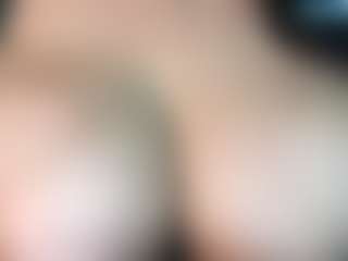 thickfreakylatina's Live Sex Cam Show