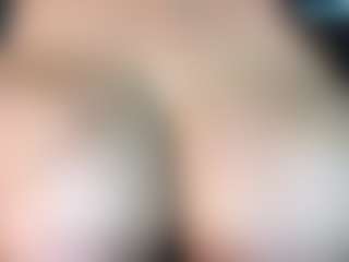 thickfreakylatina's Live Sex Cam Show