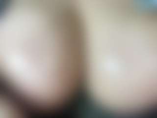 thickfreakylatina's Live Sex Cam Show