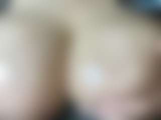 thickfreakylatina's Live Sex Cam Show