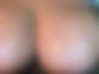 thickfreakylatina's Live Sex Cam Show