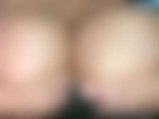 thickfreakylatina's Live Sex Cam Show