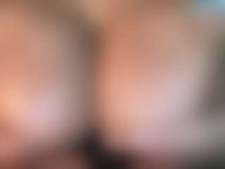 thickfreakylatina's Live Sex Cam Show