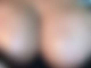 thickfreakylatina's Live Sex Cam Show