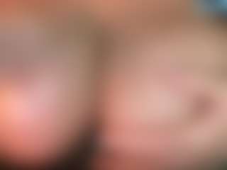 thickfreakylatina's Live Sex Cam Show