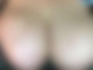 thickfreakylatina's Live Sex Cam Show