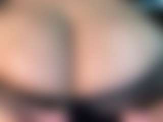 thickfreakylatina's Live Sex Cam Show
