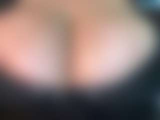 thickfreakylatina's Live Sex Cam Show