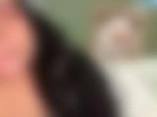 thickfreakylatina's Live Sex Cam Show