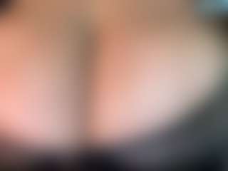 thickfreakylatina's Live Sex Cam Show