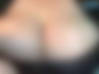 thickfreakylatina's Live Sex Cam Show