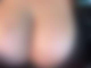 thickfreakylatina's Live Sex Cam Show