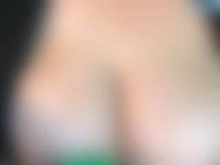 thickfreakylatina's Live Sex Cam Show