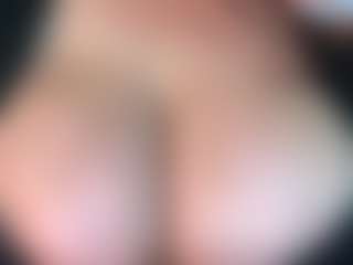 thickfreakylatina's Live Sex Cam Show