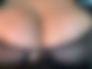 thickfreakylatina's Live Sex Cam Show