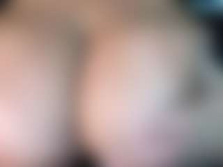 thickfreakylatina's Live Sex Cam Show