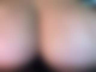 thickfreakylatina's Live Sex Cam Show