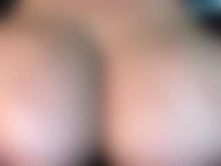 thickfreakylatina's Live Sex Cam Show