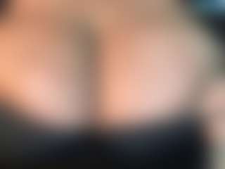 thickfreakylatina's Live Sex Cam Show
