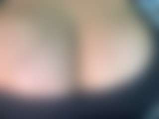 thickfreakylatina's Live Sex Cam Show