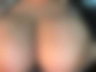 thickfreakylatina's Live Sex Cam Show