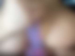 thickfreakylatina's Live Sex Cam Show