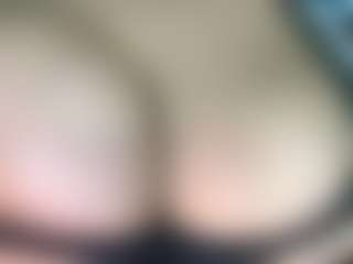 thickfreakylatina's Live Sex Cam Show