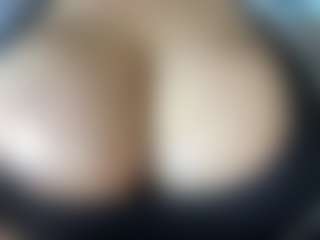 thickfreakylatina's Live Sex Cam Show