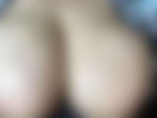 thickfreakylatina's Live Sex Cam Show