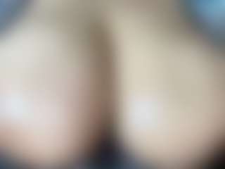 thickfreakylatina's Live Sex Cam Show