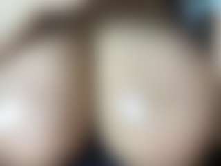 thickfreakylatina's Live Sex Cam Show