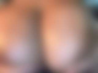 thickfreakylatina's Live Sex Cam Show