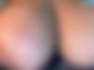 thickfreakylatina's Live Sex Cam Show