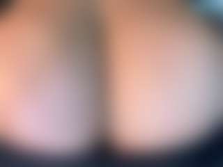 thickfreakylatina's Live Sex Cam Show