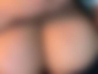 thickfreakylatina's Live Sex Cam Show