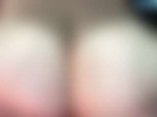 thickfreakylatina's Live Sex Cam Show