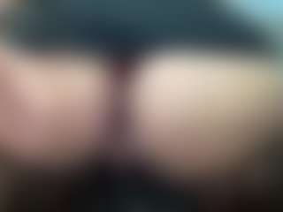 thickfreakylatina's Live Sex Cam Show