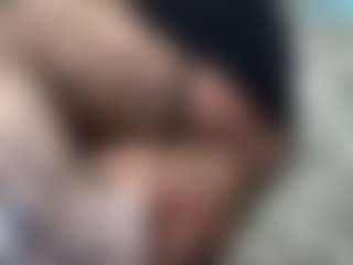 thickfreakylatina's Live Sex Cam Show